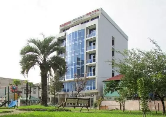 هتل گرند پالاس باتومی